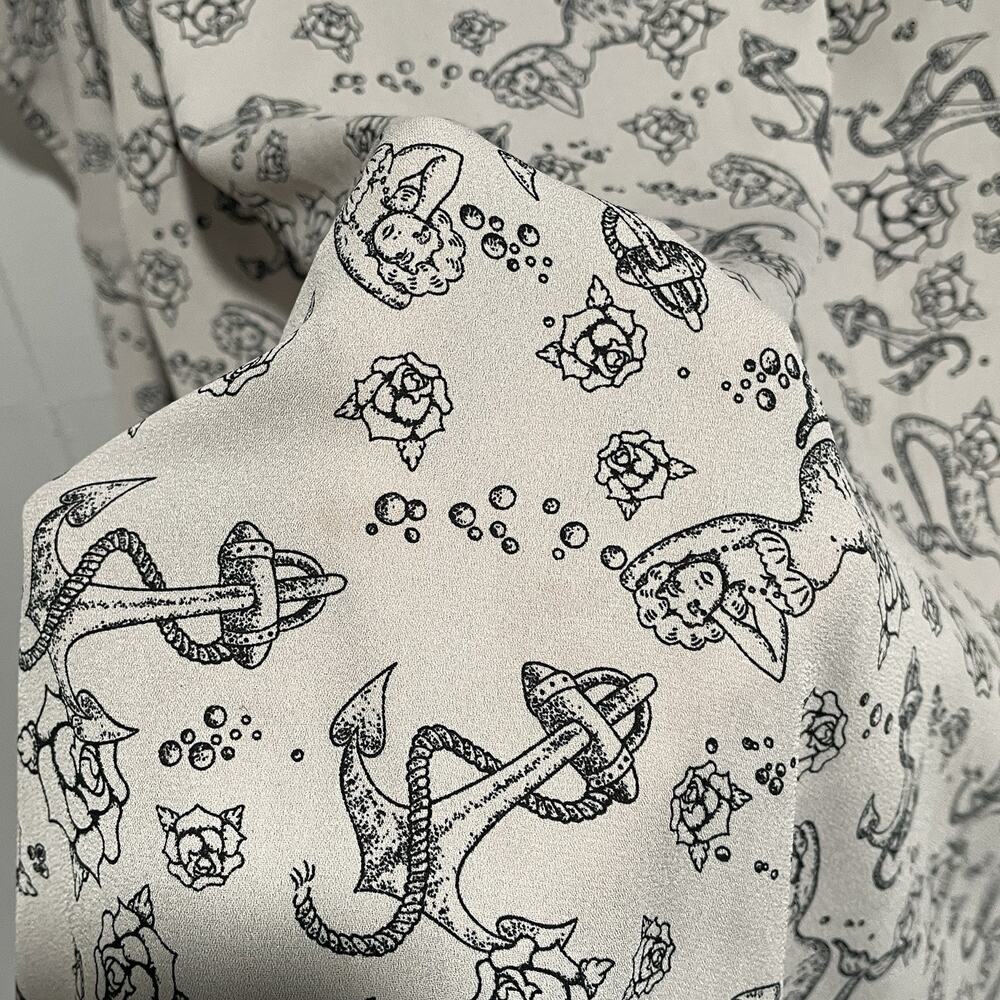 Torrid Nautical Georgette Tunic Blouse Top 4X Gray Mermaid Tattoo Anchor Flower - Picture 6 of 7